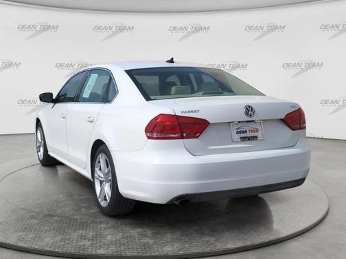 WHITE 2014 Volkswagen Passat 1.8T Auto SE