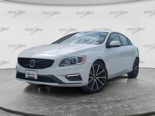 WHITE 2018 Volvo S60 T5 Dynamic