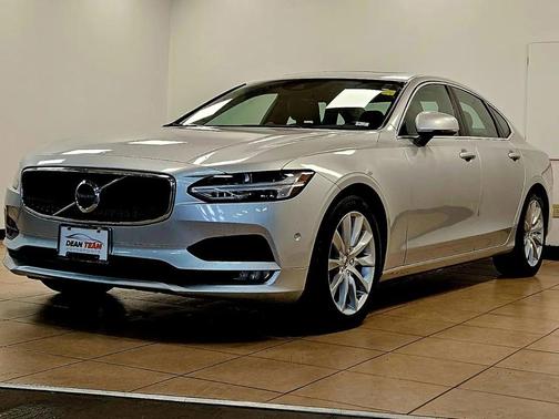 2017 Volvo S90 T6 Momentum