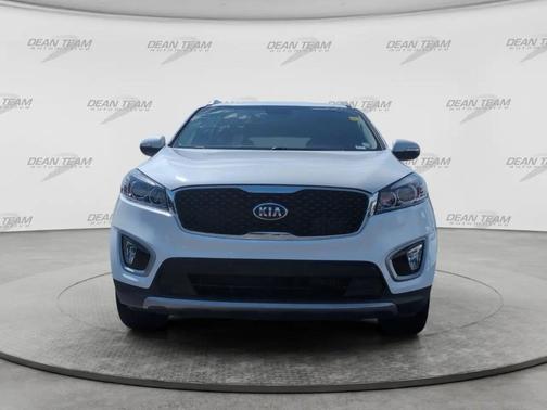 WHITE 2018 Kia Sorento EX