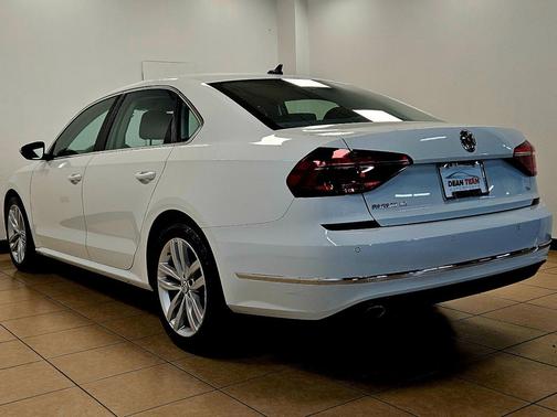 2018 Volkswagen Passat 2.0T SE