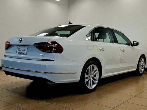 2018 Volkswagen Passat 2.0T SE
