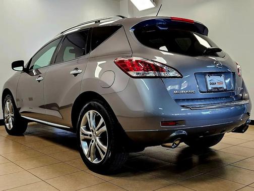SILVER 2011 Nissan Murano LE