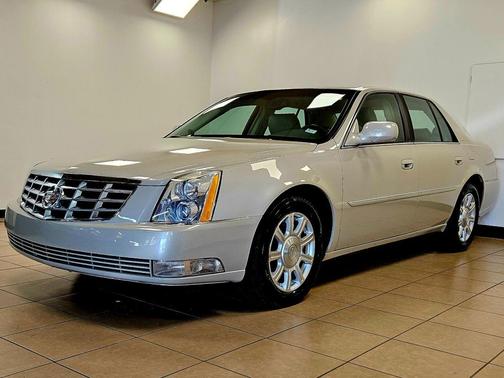 2011 Cadillac DTS Base