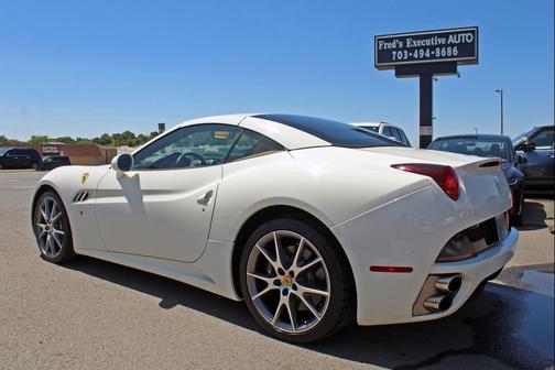 WHITE 2012 Ferrari California Base
