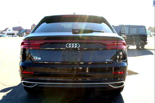 2023 Audi Q8 55 Premium Plus