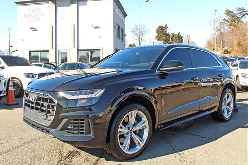 2023 Audi Q8 55 Premium Plus