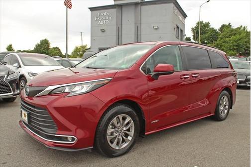 2021 Toyota Sienna XLE 7 Passenger