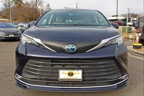 2021 Toyota Sienna XLE 7 Passenger