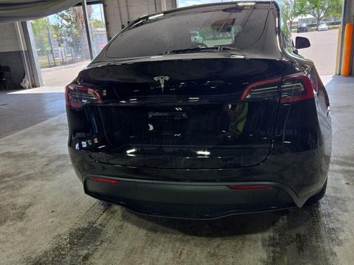 Black 2024 Tesla Model Y Base