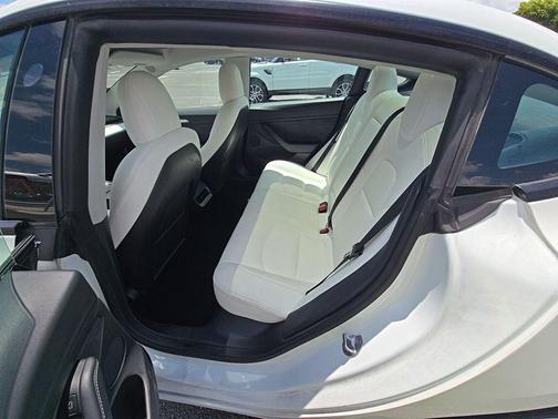 WHITE 2022 Tesla Model 3 Standard Range