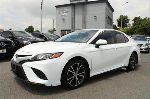 2020 Toyota Camry SE