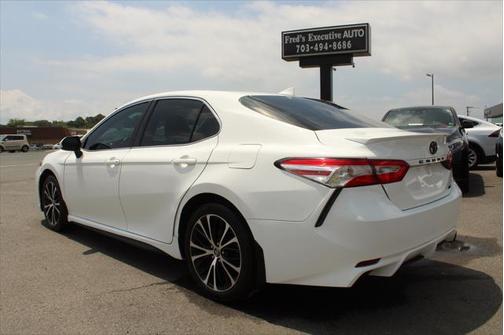 2020 Toyota Camry SE
