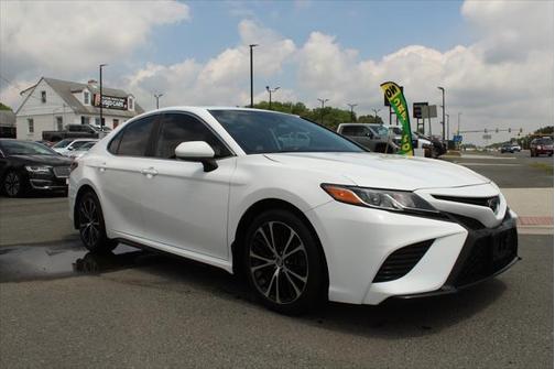2020 Toyota Camry SE