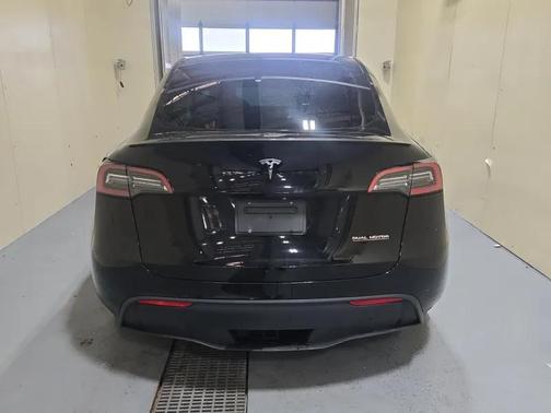 2022 Tesla Model Y Performance Dual Motor All-Wheel Drive
