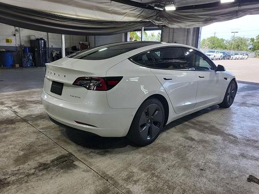 WHITE 2022 Tesla Model 3 Long Range