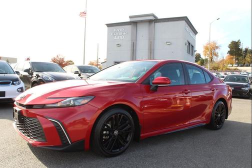 2025 Toyota Camry SE