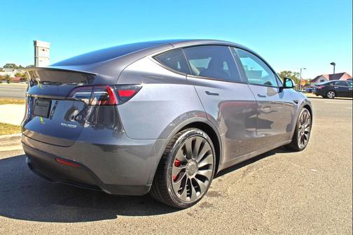 2023 Tesla Model Y Performance