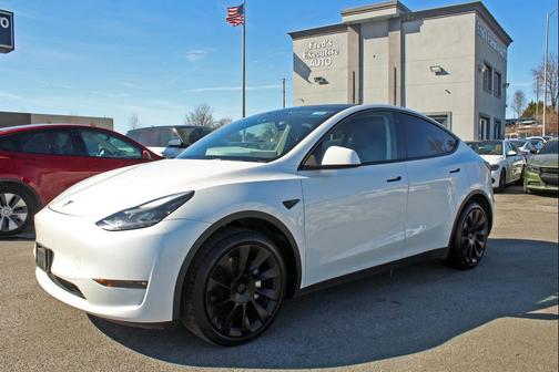 2023 Tesla Model Y LONG RANGE 3RD ROW