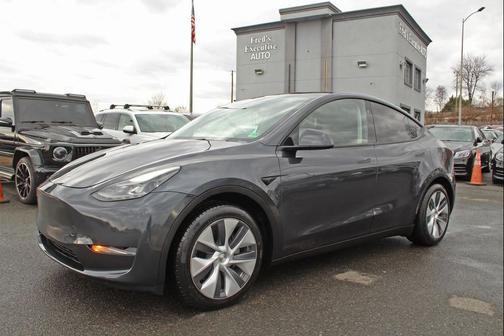 2024 Tesla Model Y Long Range