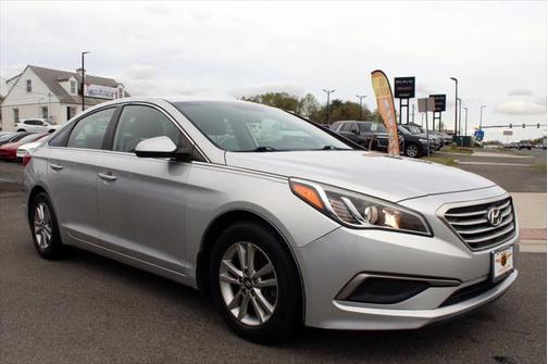 2017 Hyundai SONATA SE
