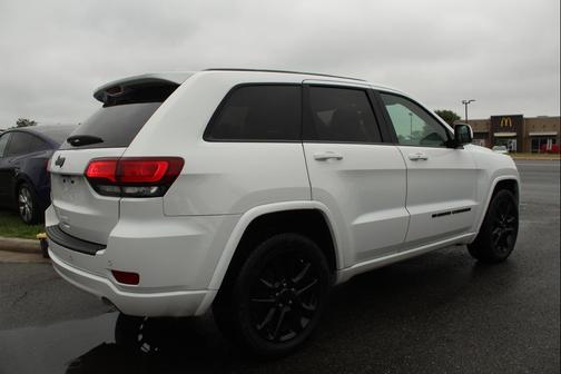 WHITE 2022 Jeep Grand Cherokee Laredo