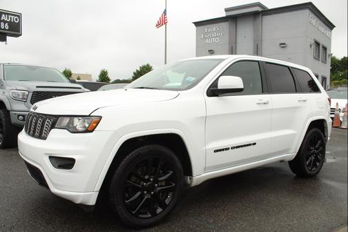 WHITE 2022 Jeep Grand Cherokee Laredo