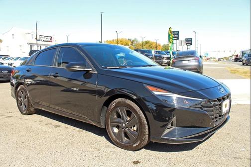 2021 Hyundai ELANTRA SEL