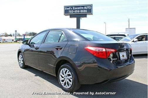 Photo 4 of 18 of 2018 Toyota Corolla LE: