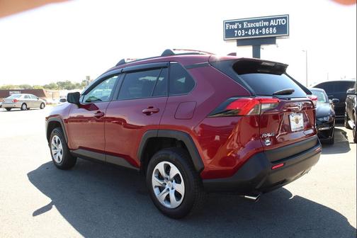 2020 Toyota RAV4 LE