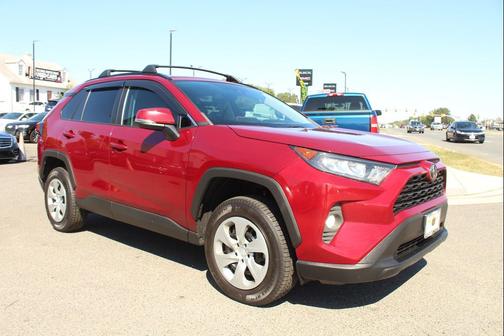 2020 Toyota RAV4 LE