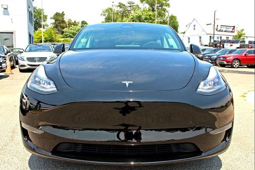 Black 2024 Tesla Model Y Performance