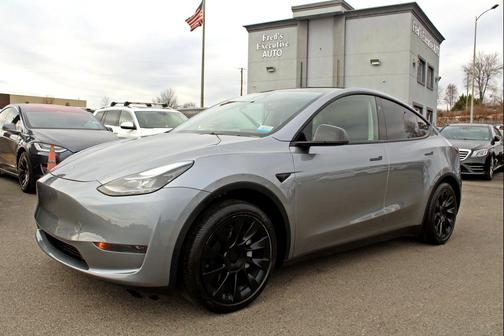 2024 Tesla Model Y Long Range