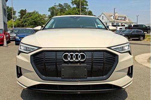 2021 Audi e-tron Premium