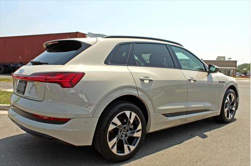 2021 Audi e-tron Premium