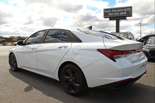 2021 Hyundai ELANTRA SEL