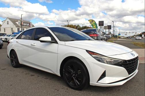 2021 Hyundai ELANTRA SEL