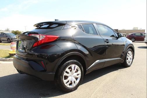 2021 Toyota C-HR LE