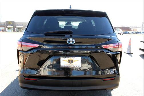 2021 Toyota Sienna LE
