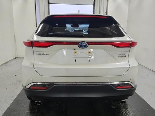 2022 Toyota Venza XLE