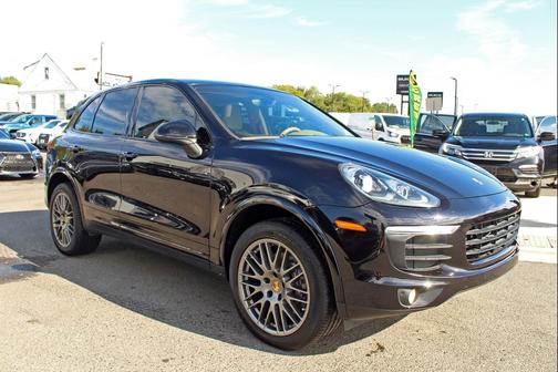 2017 Porsche Cayenne Platinum Edition
