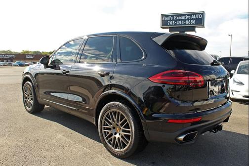 2017 Porsche Cayenne Platinum Edition