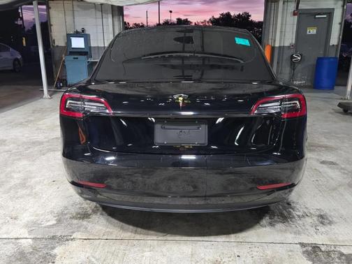 2022 Tesla Model 3 Standard Range