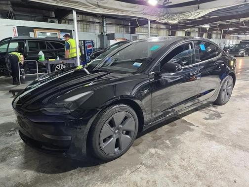 2022 Tesla Model 3 Standard Range