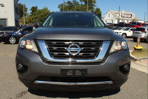 2020 Nissan Pathfinder SV