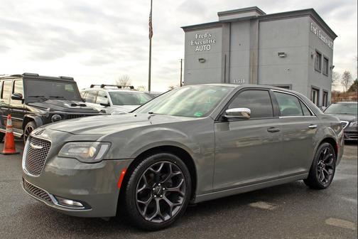 2019 Chrysler 300 S