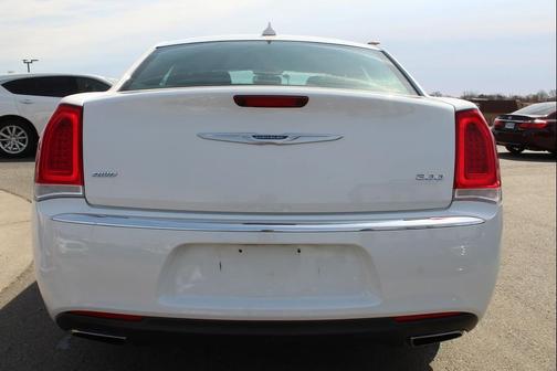 2018 Chrysler 300 Limited