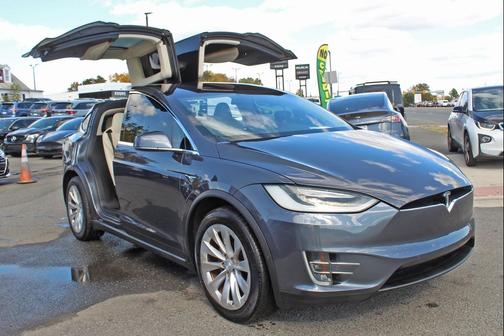 2019 Tesla Model X Standard Range