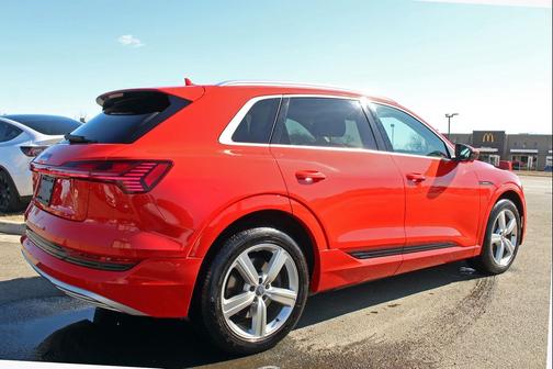 2019 Audi e-tron Premium Plus