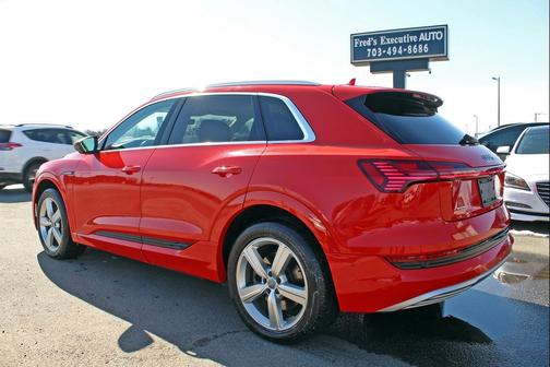 2019 Audi e-tron Premium Plus